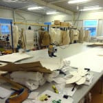 Střihací dílna výrobce dresů a sportovního oblečení Bison Sportswear.